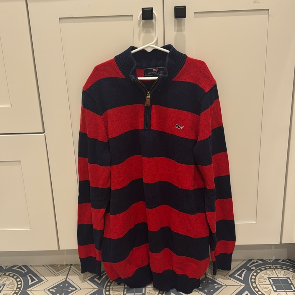 Like brand new Vineyard Vine boys XL 3/4 quarter zip sweater